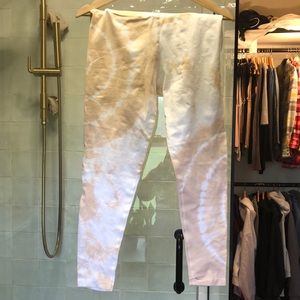 Aerie offline large leggings in white/cream tie dye